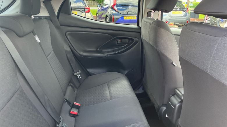 Toyota Yaris 1.5 Hybrid Design 5dr CVT Hybrid Hatchback